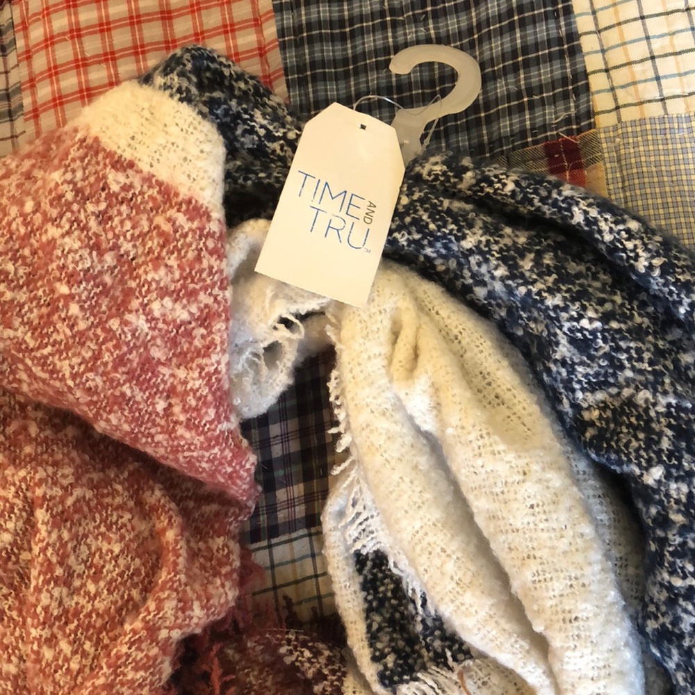 Scarf - Picture 4 of 5